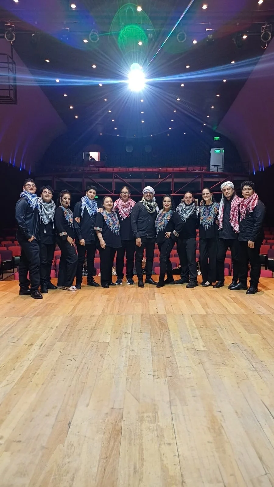 La Orquesta Flamenco-Árabe La Jarana, dirigida por Alonso Villa, en Medellín